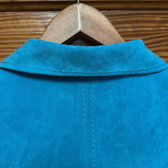 Studio Works Aqua Blue velour 2 button blazer lined with stitched detail size 16 - Picture 6 of 9